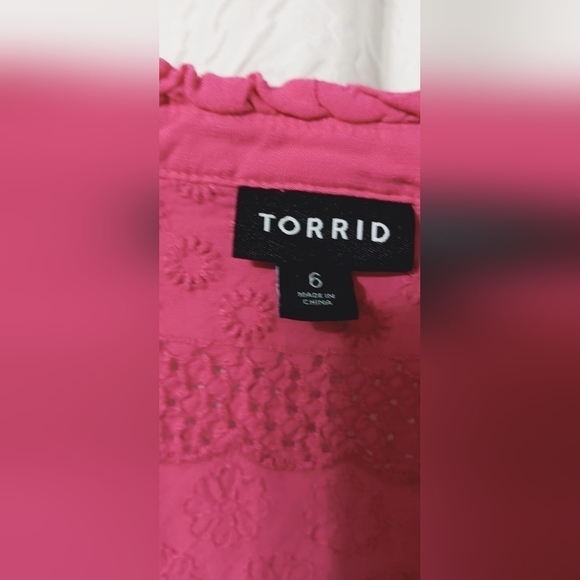 3X25 Torrid  Tie-Front Flutter Cap Sleeve Blouse Plus Size 6X - Picture 7 of 13